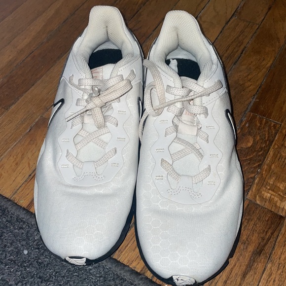 Women’s Nike Training shoes - Picture 2 of 4